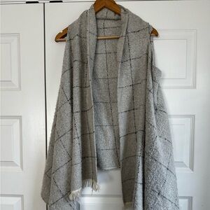 Small-large sweater vest